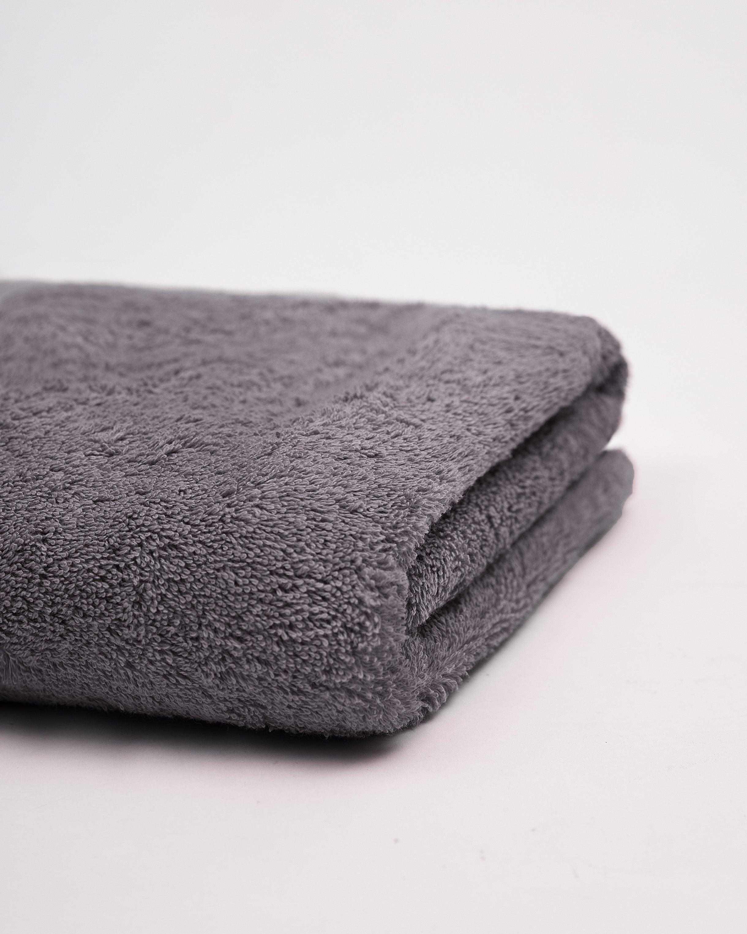 Deluxe Bath Sheet, 100% cotton, soft and absorbent, 80 x 150cm.