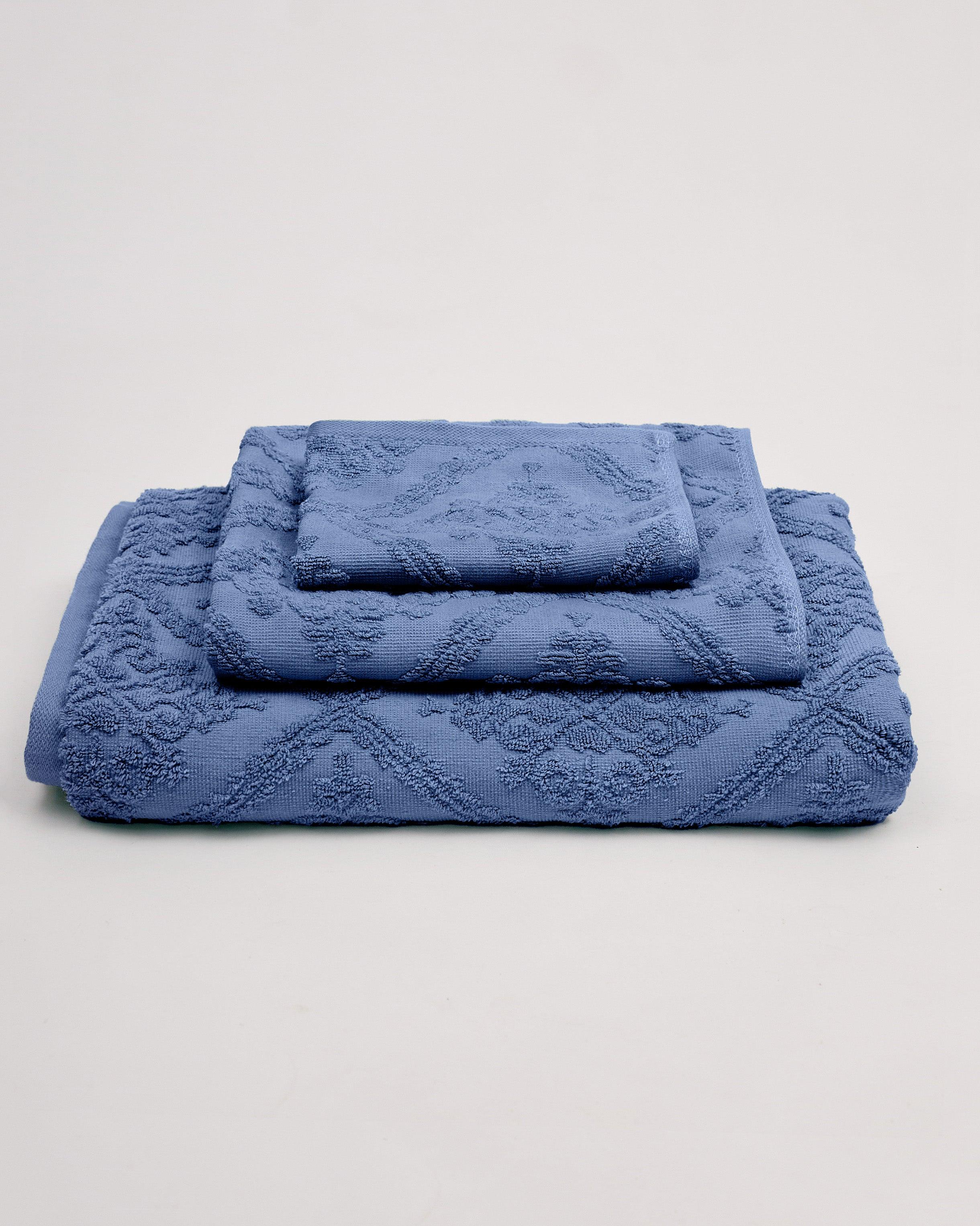 Karis Towel Collection with luxurious jacquard design, 100% cotton.