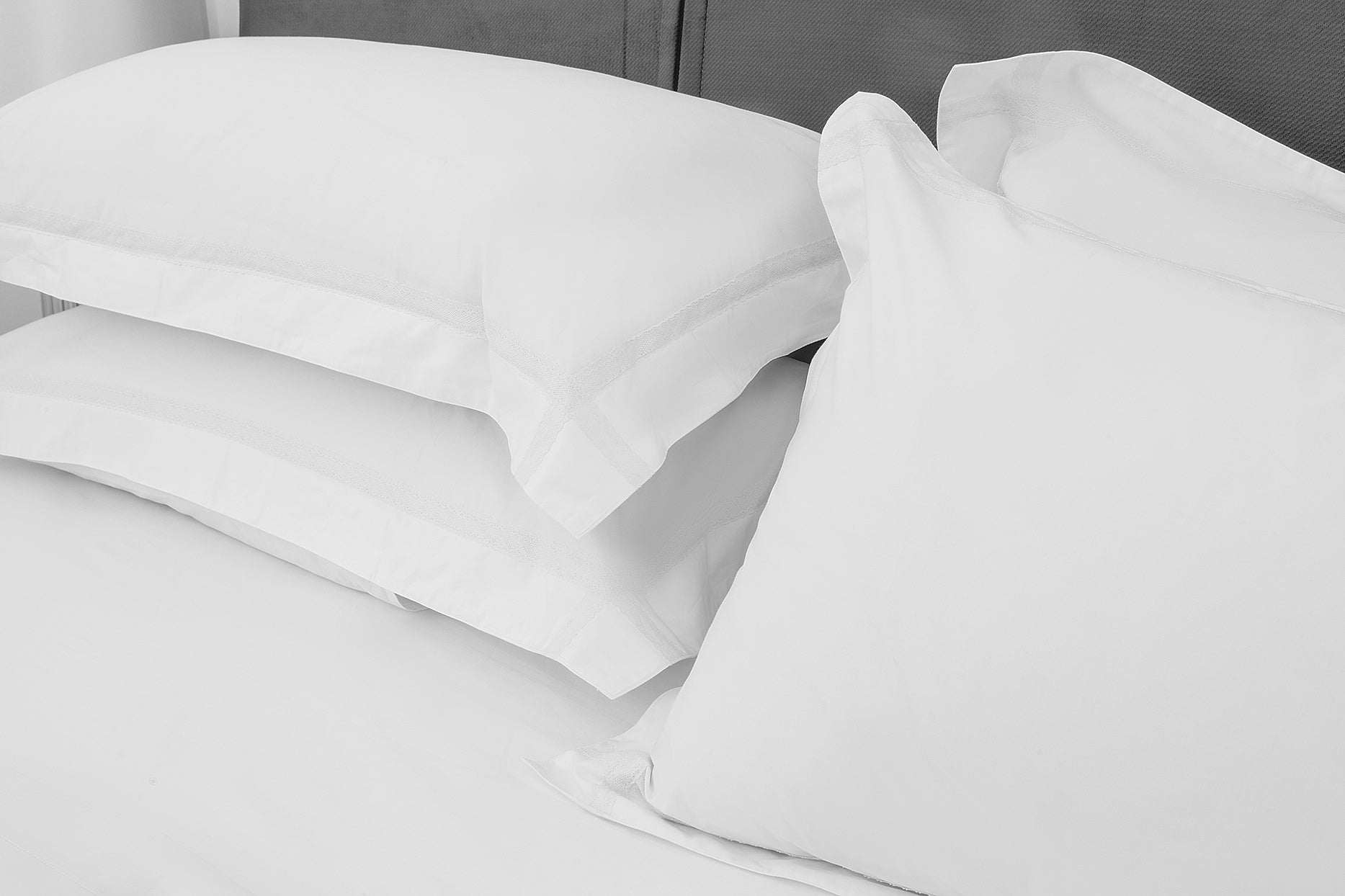 Lace Luxury White 6-piece bedding set with delicate lace piping on white duvet cover and pillowcases