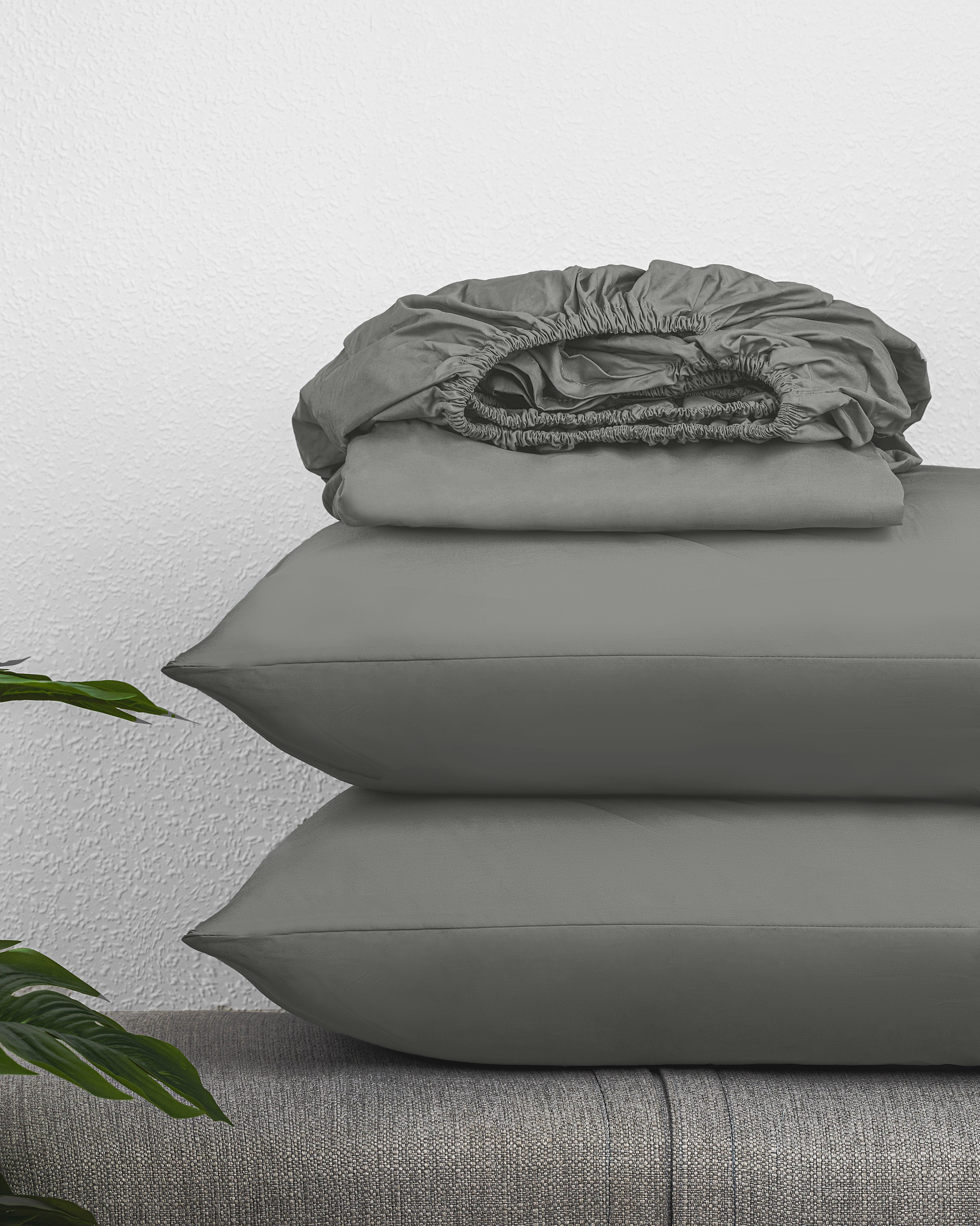 Regal Collection Fitted Sheet Set made from high-quality cotton.