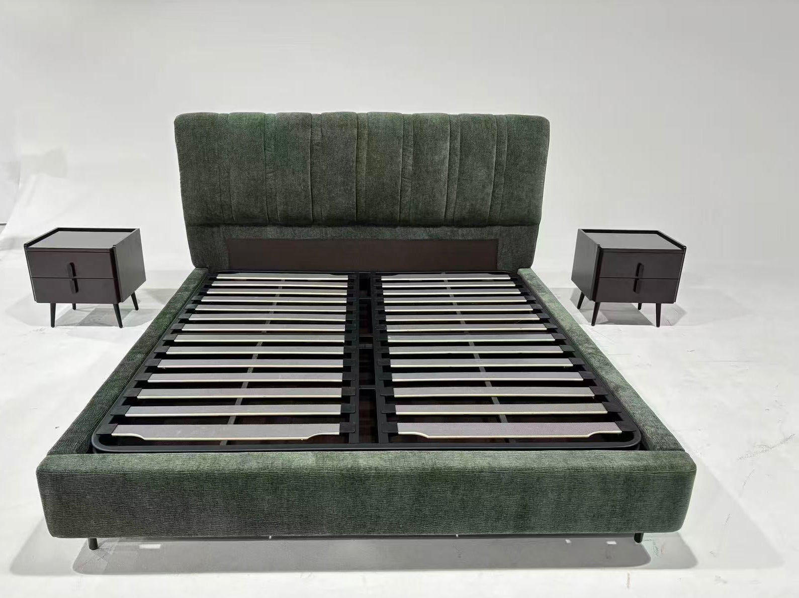 Charlotte Bedframe